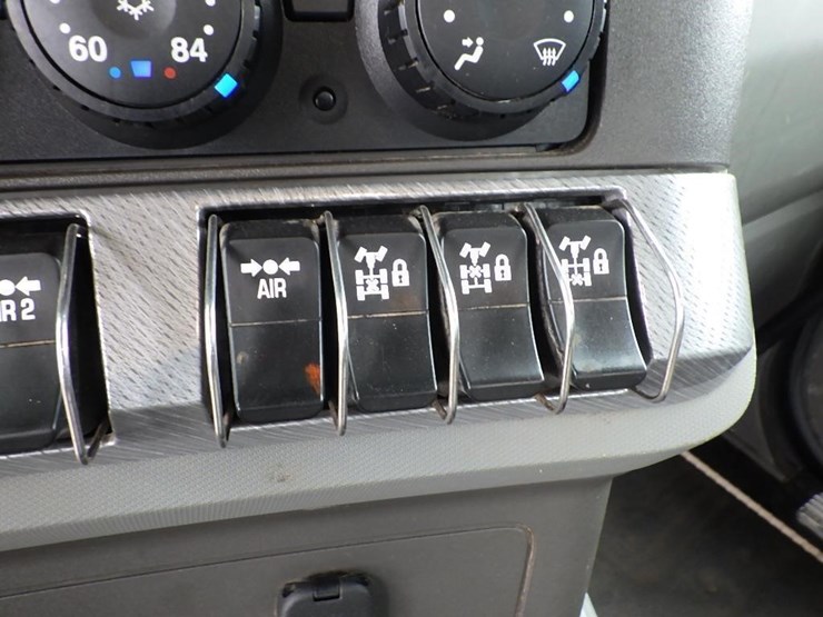 2019-kenworth-t880-image-105