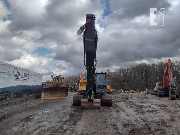 2020-volvo-ec220e-lr-image-2