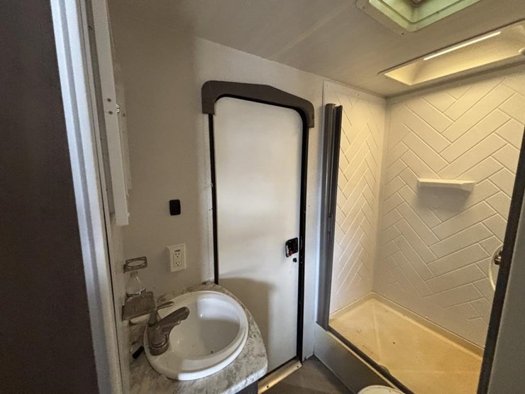 2020-wildwood-wdt26dbud-ca-travel-trailer-image-42