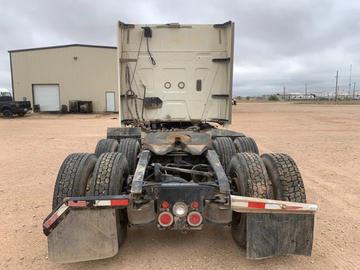 2014-international-prostar-image-4