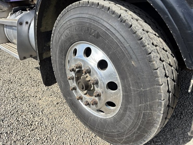 2000-peterbilt-378-image-18