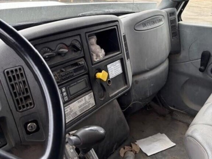 2006-international-durastar-4200-image-7