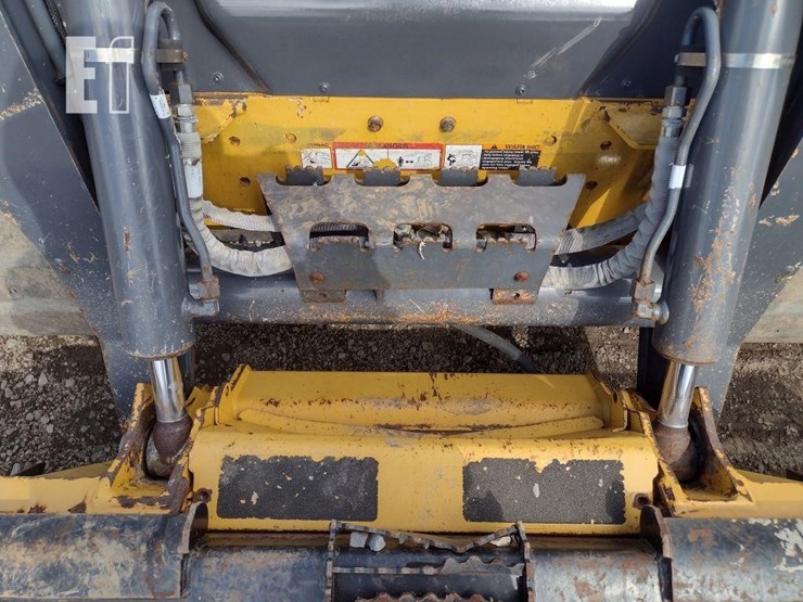 2023-deere-325g-image-20