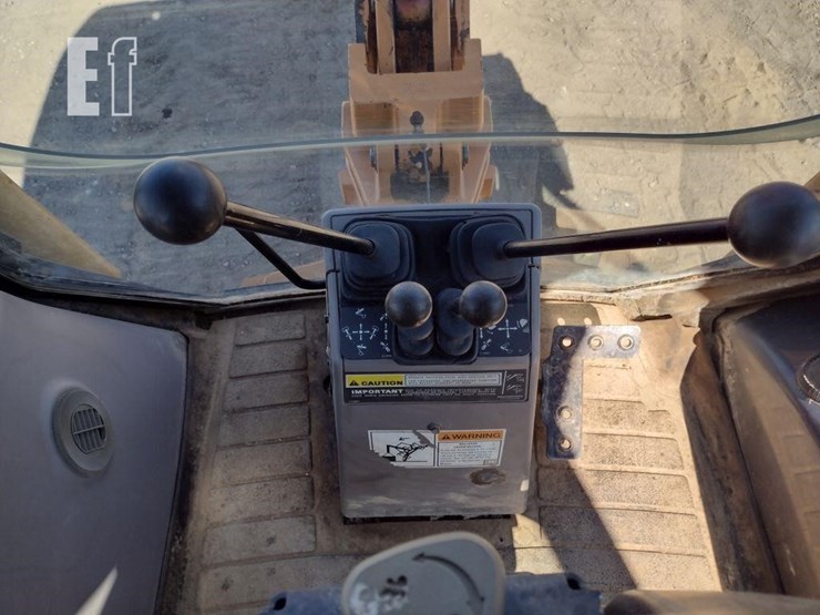 case-580m-turbo-image-11