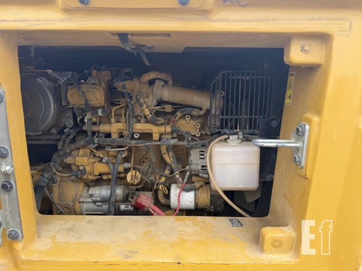 2022-caterpillar-310-image-22