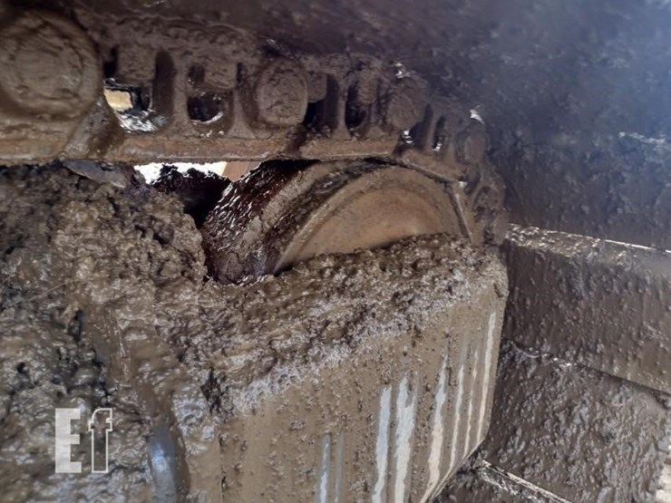 2020-volvo-ec220e-lr-image-27