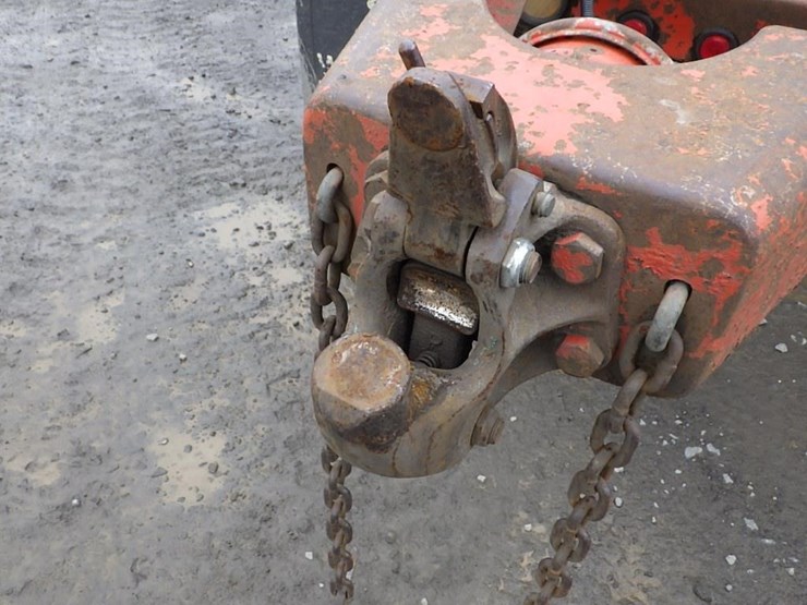 2016-peterbilt-3-axle-logging-truck-image-28