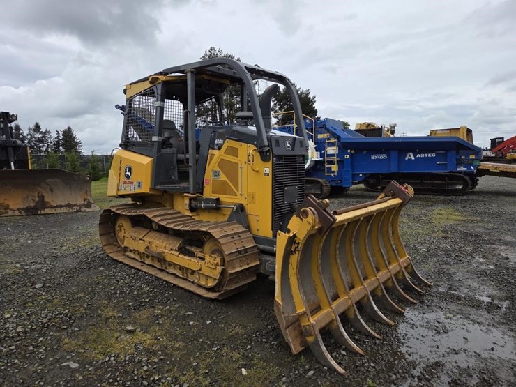 2016-deere-650k-image-2