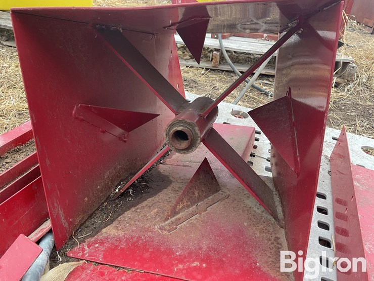 dmc-gravity-flow-grain-spreader-image-11