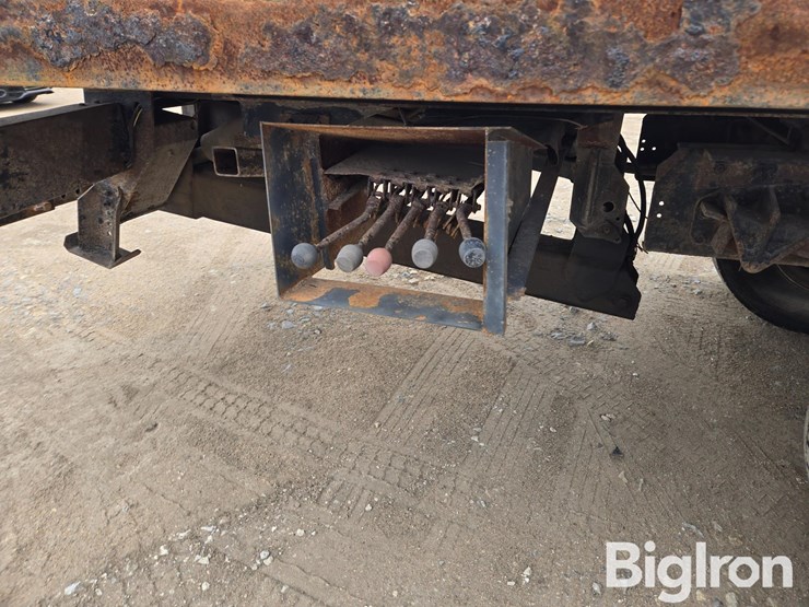 2005-ford-f650-xl-image-15