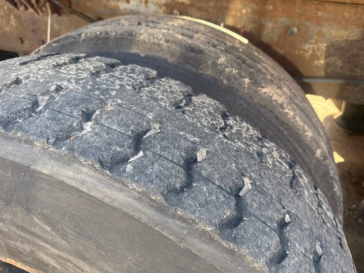 1996-ford-l9000-image-100