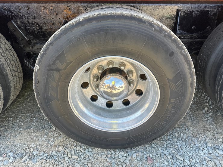 2012-international-7600-image-70