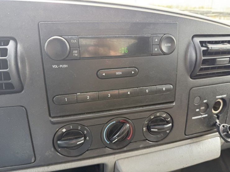 2006-ford-f450-image-28