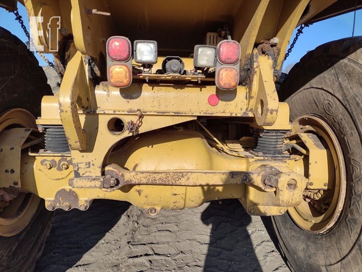 2019-caterpillar-745-image-39