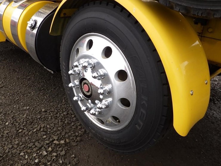 2016-kenworth-w900-image-70