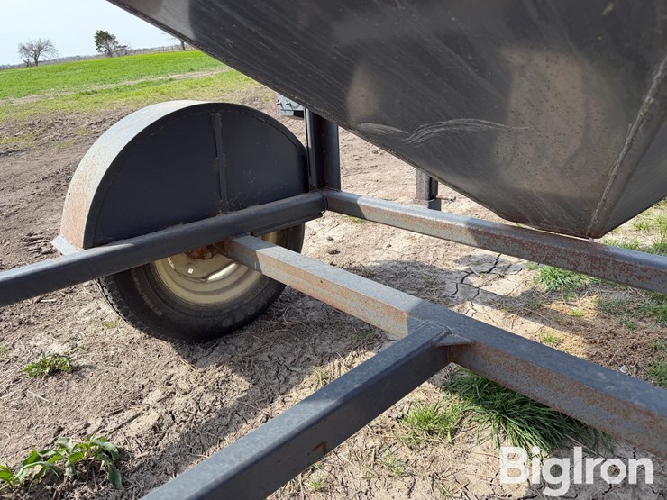 l-h-versa-tote-portable-feed-bin-image-12