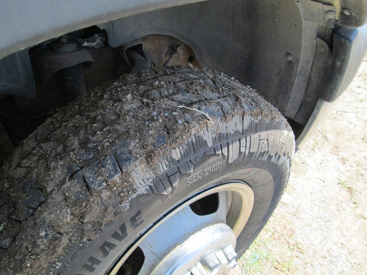 2001-chevrolet-3500-image-15