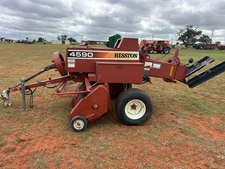 hesston-4590-image-6