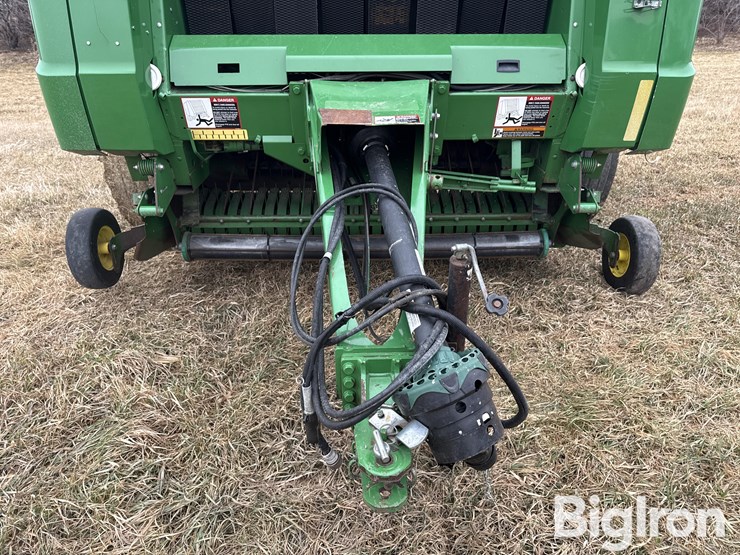 2016-john-deere-569-premium-image-12