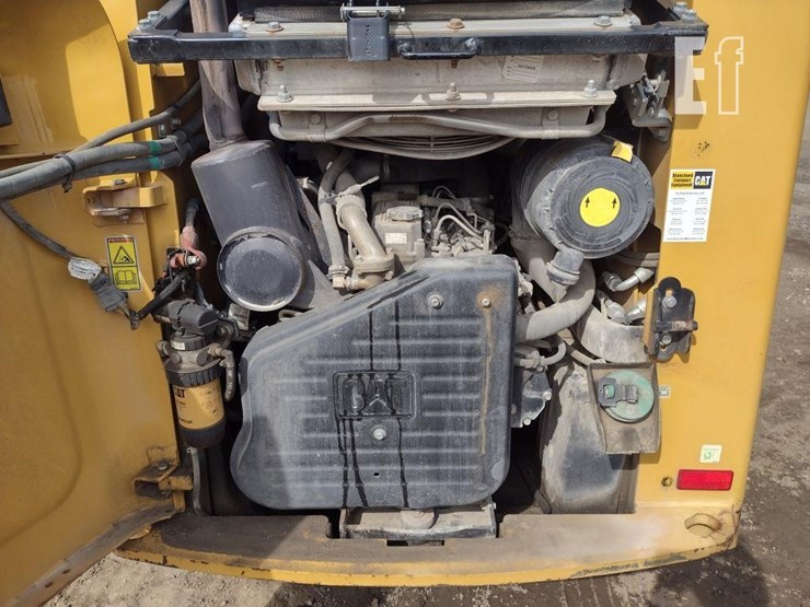 2011-caterpillar-256c-image-24