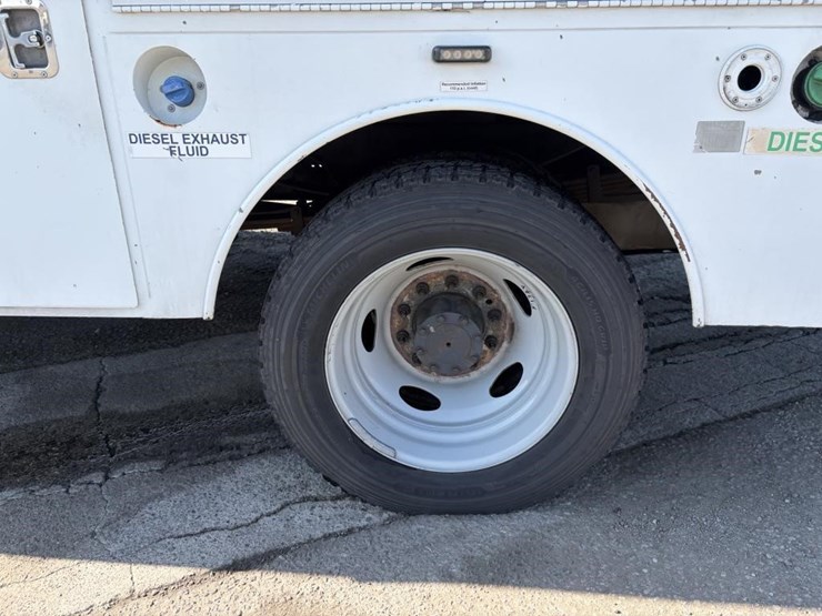 2012-ford-f550-image-5