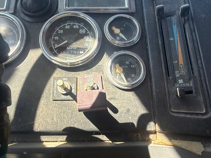 1996-ford-l9000-image-80