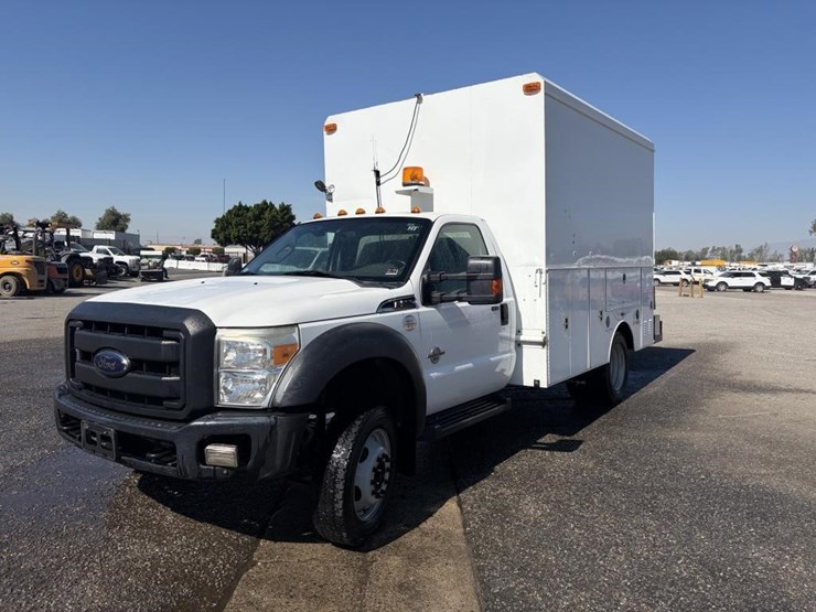 2012-ford-f550-image-1