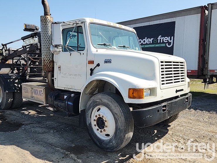 2002-international-4900-image-7