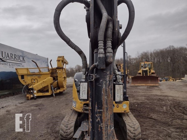 2020-deere-35g-image-25