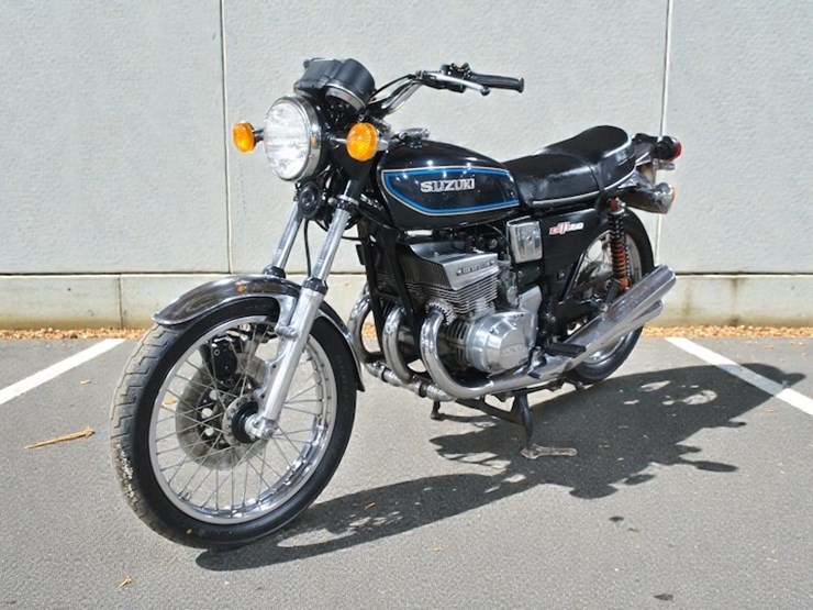 1977-suzuki-gt550-motorcycle-image-5