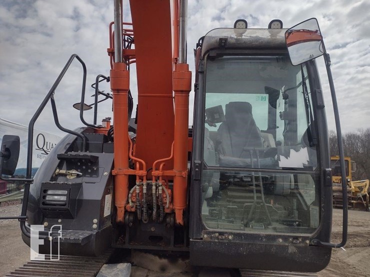 2018-hitachi-zx135us-6-image-34