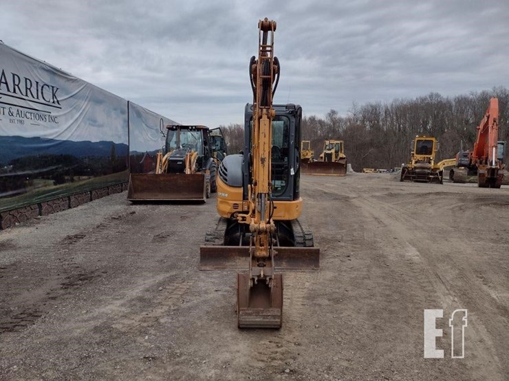 2017-case-cx36b-image-2