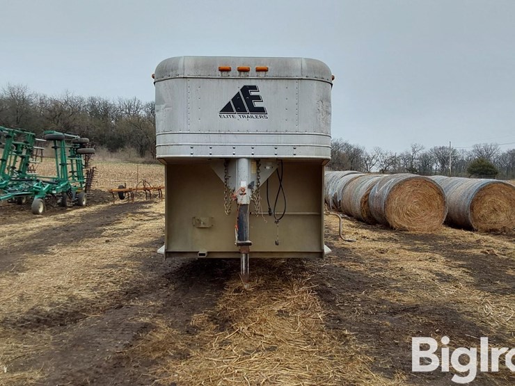 2007-elite-26'-t/a-aluminum-livestock-trailer-image-2