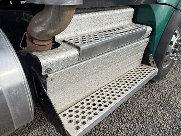 2019-kenworth-t880-image-29