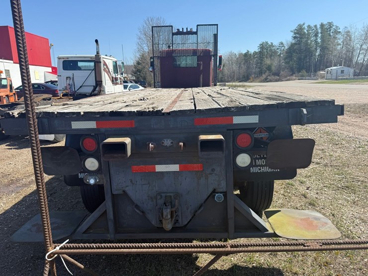 #1119-•-1990-international-navistar-paystar-5000-26'-flat-bed-truck-image-4