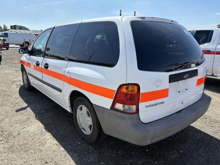 2003-ford-windstar-image-4