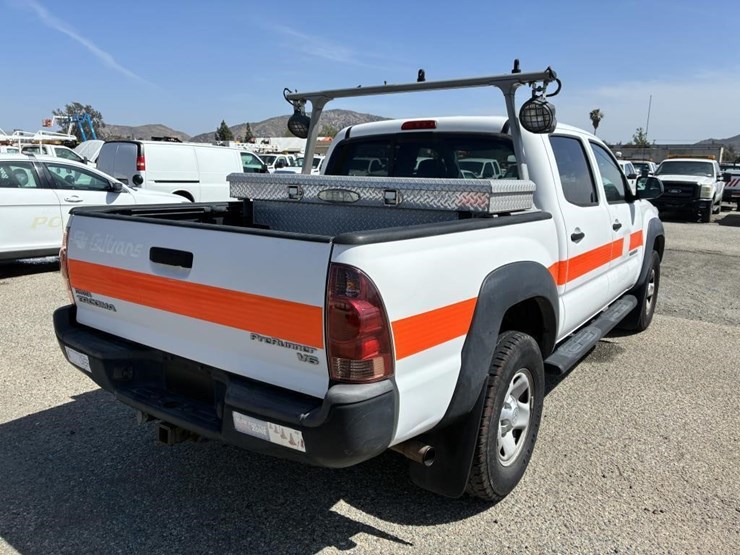 2013-toyota-tacoma-image-3