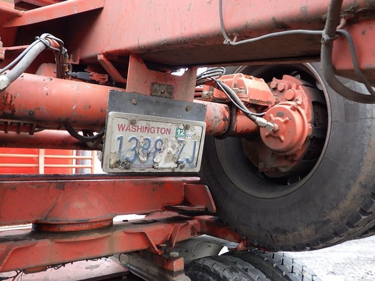 2016-peterbilt-3-axle-logging-truck-image-11