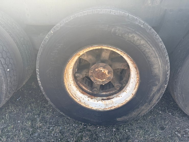 #1119-•-1990-international-navistar-paystar-5000-26'-flat-bed-truck-image-80