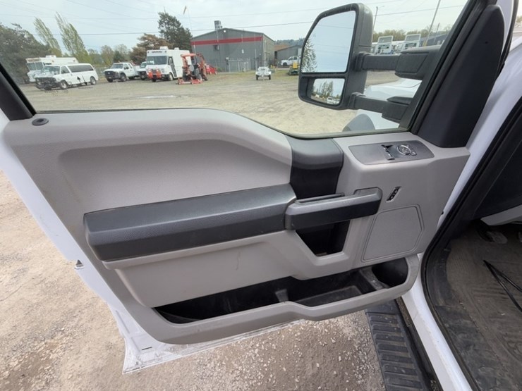 2021-ford-f550-xl-sd-image-31