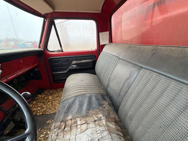 ford-f700-image-28