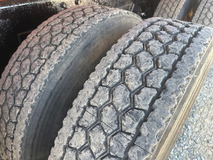 2012-international-7600-image-69