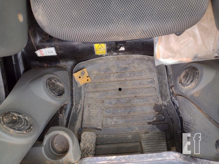 2020-caterpillar-259d3-image-10