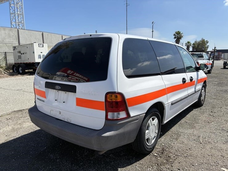 2003-ford-windstar-image-3
