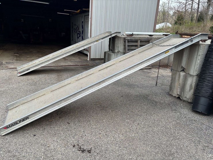 magliner-aluminum-walk-ramp-image-3