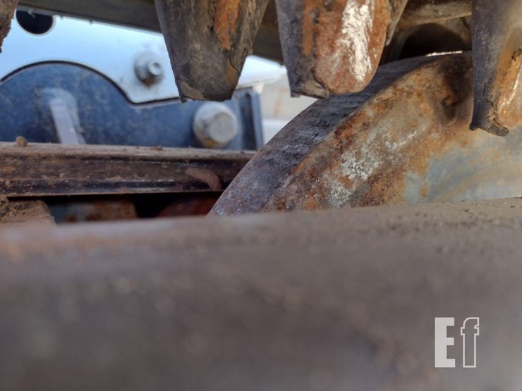 2010-bobcat-t190-image-25