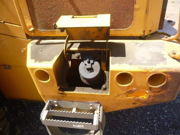 2005-deere-624j-image-29