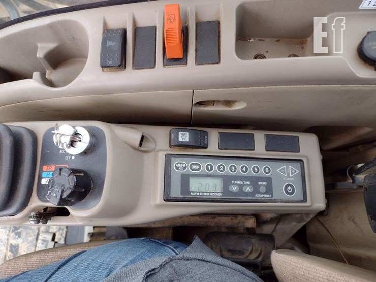 2015-case-cx250c-image-7