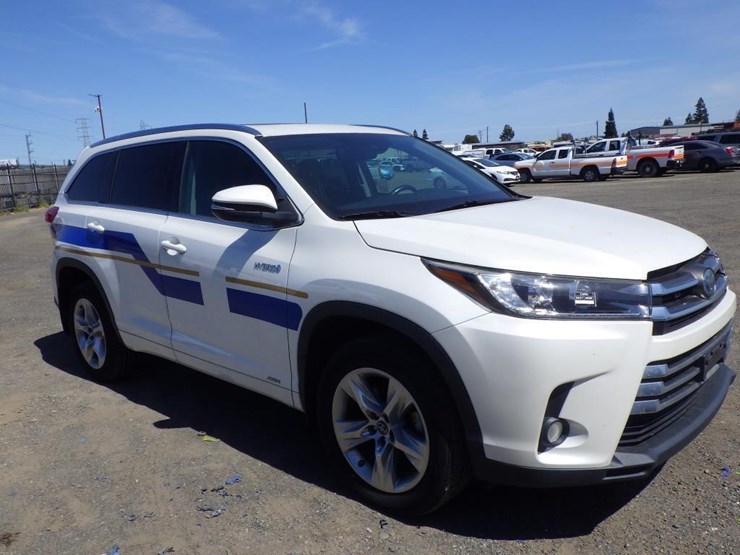 2017-toyota-highlander-image-2