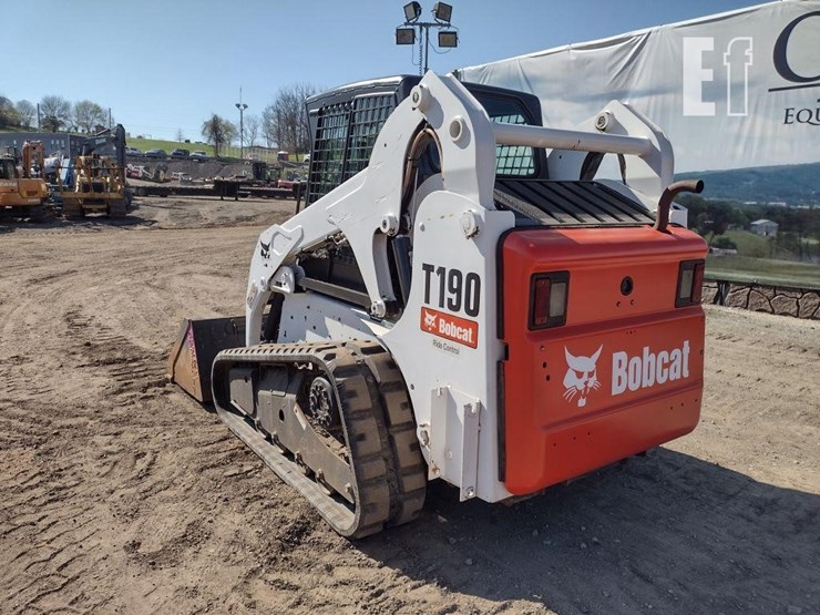 2010-bobcat-t190-image-29